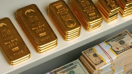 الذهب يتراجع مع صعود الدولار