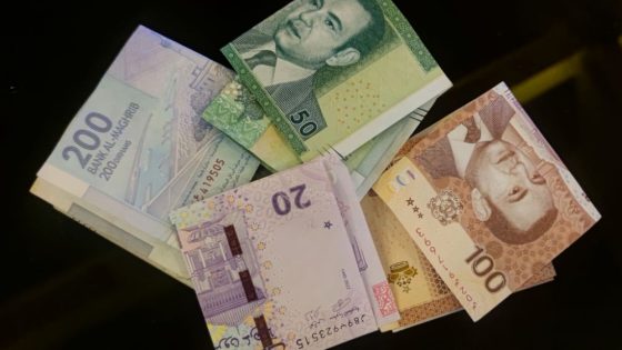الدرهم يرتفع ب 0,4% أمام اليورو وينخفض ب 0,7% مقابل الدولار