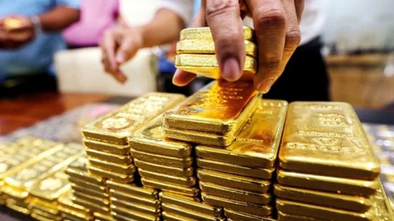 الذهب يعود للارتفاع مع ترقب الأسواق لتطورات تجارية هادئة