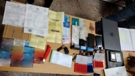 تفكيك شبكة تزوير وثائق رسمية يقودها زوجان